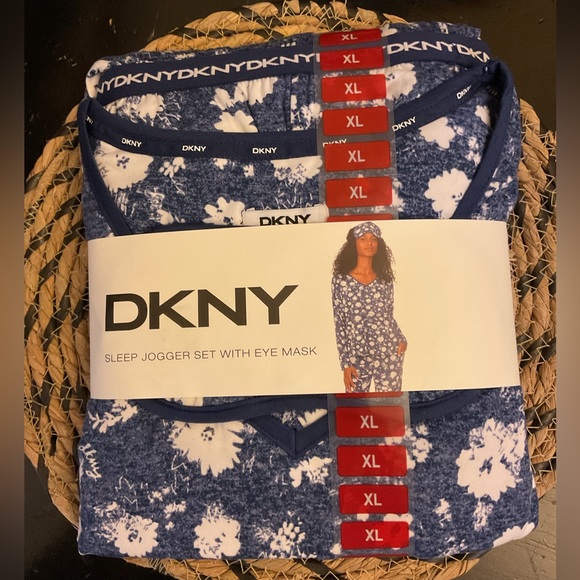 DKNY Sleep Jogger Set With Eye Mask 3 piece set  NWT XL - Picture 2 of 5